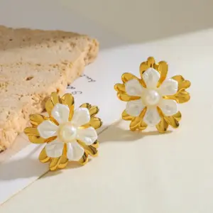 Wholesale 18K Gold Plated 304 Stainless Steel Vacuum Electroplating (In Furnace) Acrylic Flower Electroplated Earrings For Women Weekend Selfie