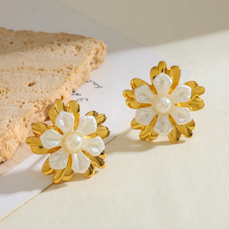 Wholesale 18K Gold Plated 304 Stainless Steel Vacuum Electroplating (In Furnace) Acrylic Flower Electroplated Earrings For Women Weekend Selfie