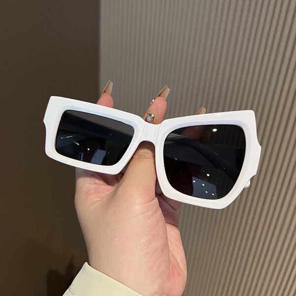Wholesale Funny irregular sunglasses for women, fashionable concave sunglasses, sun-proof and UV-proof
