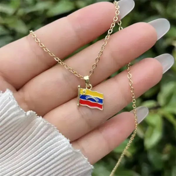 Wholesale Unisex National Flag Enamel Pendant Necklace With 18K Real Gold Plated Copper And PVD Coated Foxtail Chain