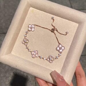 Wholesale "Spring Flower Oath" Pink Flower Bracelet 2025 New Autumn/Winter Elegant and Versatile Fashion Bracelet