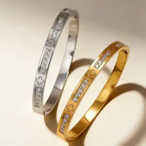 Wholesale Luxurious Rose Gold Oval Inlay Bangle For Women In Titanium Steel With Zircon Detailing