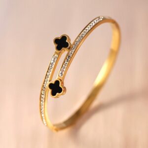 Double black shell clover