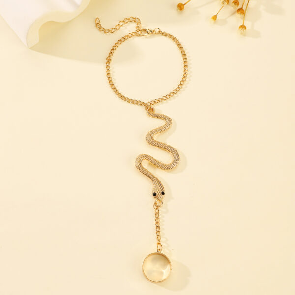 oly-4dca869cd6d7343a46050ae72b37f262 Wholesale Halloween Jewelry Niche Elegant Snake Spider Chain Ring Bracelet One-piece Finger Bracelet for Women
