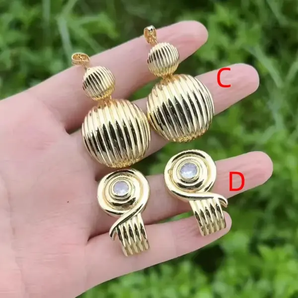 Wholesale 1 Pair/Package IG Style Modern Style C Shape Geometric Round Polishing Inlay Copper Zircon 18K Gold Plated Drop Earrings Ear Cuffs Ear Studs
