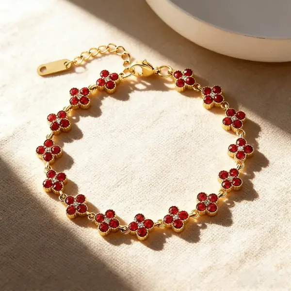 Wholesale Luxurious Four Leaf Clover Bracelet In Golden Electroplated 304 Stainless Steel With Zircon Inlay For Unisex
