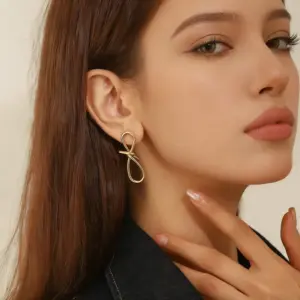 Wholesale 18K Gold Plated 304 Stainless Steel Vacuum Electroplated Geometric Earrings Studs For Women Suitable For Casual Occasions Women's Jewelry Non-Fading