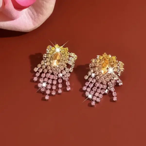 Wholesale Exaggerated Drop Shaped Water Diamond Earrings New Fashion Purple Red Women Luxury Sensation Elegant Lady Style Full Of Sparkle