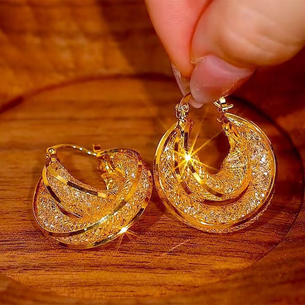 Wholesale Light Luxury Elegant Simple Fashion Personalized Golden Ring Zircon Ear Buckle High-end Sense Exquisite Celebrity Style Earrings Earrings