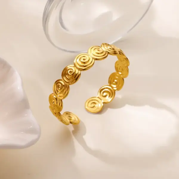 Wholesale 3pcs/set Swirl Style Jewelry Set 18K Gold Plated Stainless Steel Bracelet Ring Earrings Geometric Pattern Swirl Thread Style Jewelry Set Unisex Accessories Christmas Gift Choice