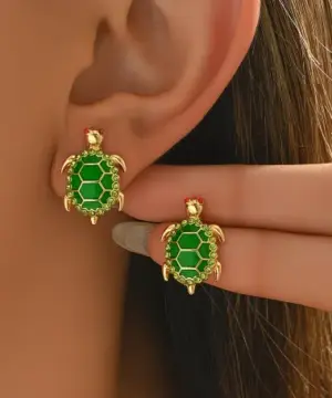 Wholesale Electroplated Tortoise Stud Earrings For Women Featuring Alloy Posts And Rhinestone Inlay