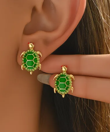 Wholesale Electroplated Tortoise Stud Earrings For Women Featuring Alloy Posts And Rhinestone Inlay