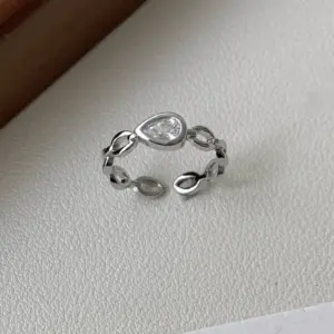 Silver Chain Square Zircon Ring