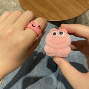 Pink ring (average size 13-14#) no gift box