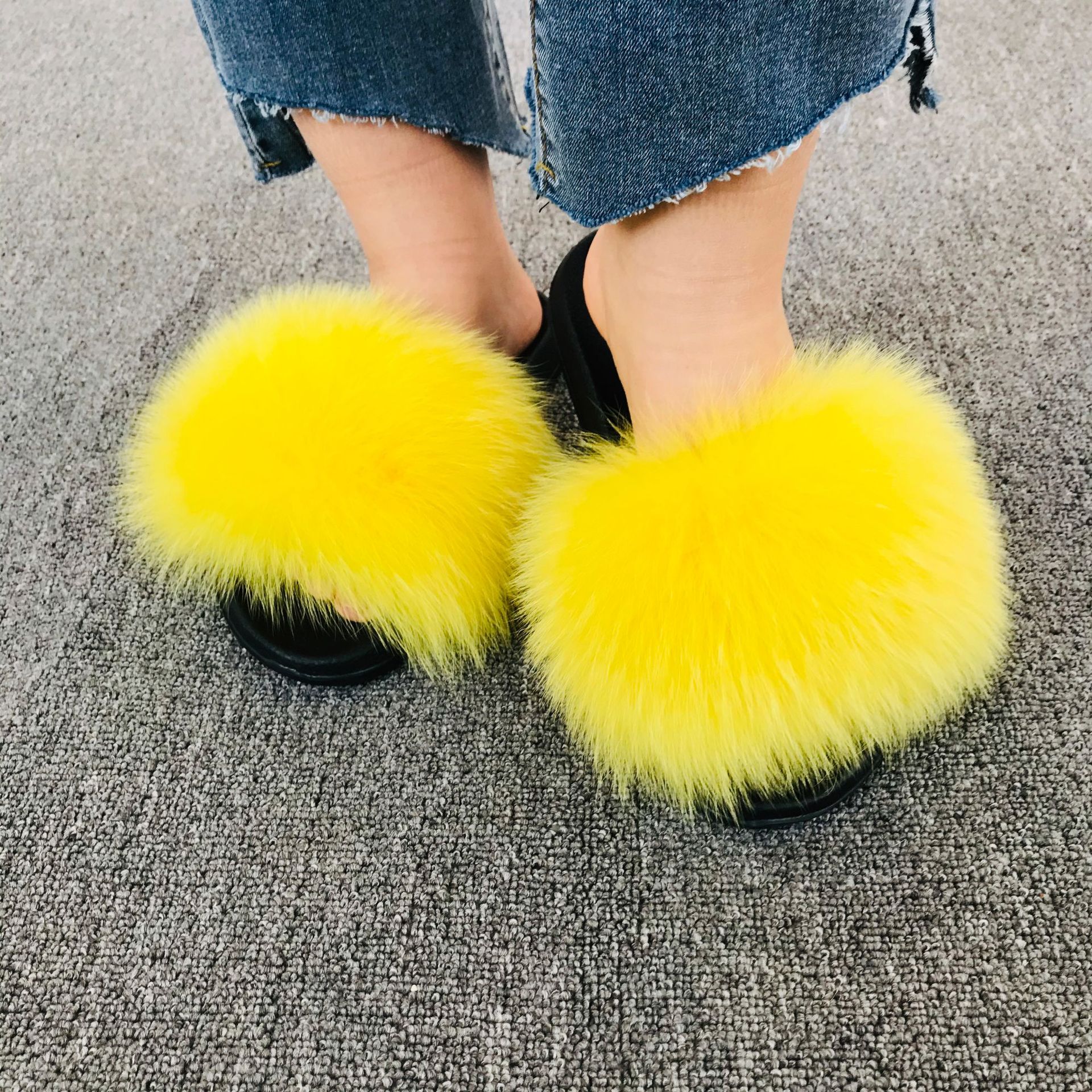 Wholesale New European and American Fashion Fox Fur Slippers for Women, Korean Style Outdoor Slip-On Home Fur Slippers, Fluffy