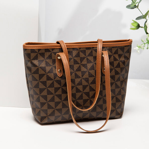 Wholesale Large capacity retro diaper bag, stylish handbag, printed tote bag
