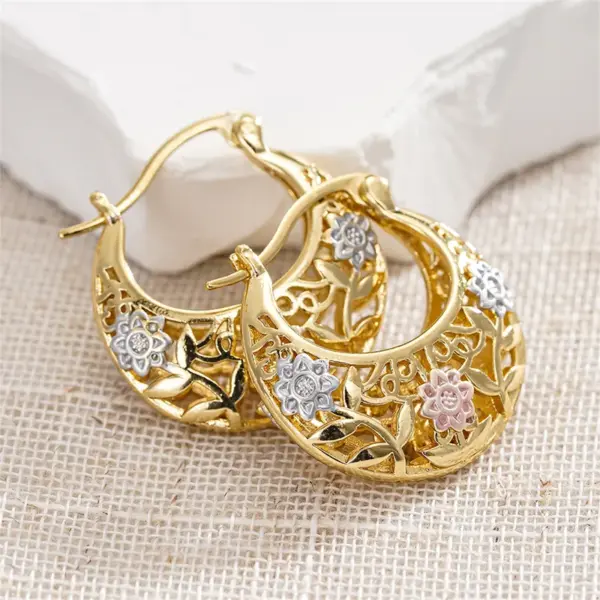 Wholesale Three-dimensional Flowers Earrings For Women With 0.03µm KC Golden Plated Water Plating On Copper
