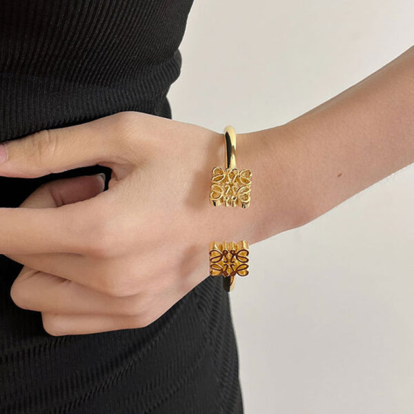 Wholesale Real Gold Electroplating Luojia Fashion Square Hollow Pattern Open-ended Plant Ring Bracelet Light Luxury Niche Exquisite Jewelry