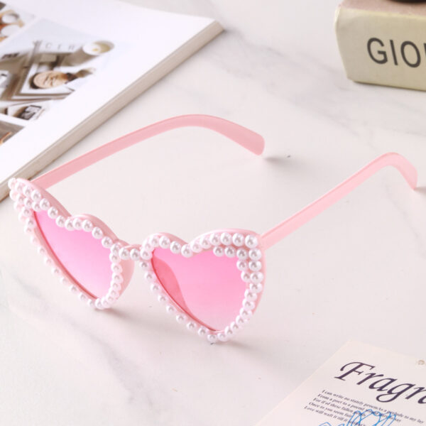 Wholesale  Point Pearl Love Sunglasses Party Sunglasses Women's Fashion Heart Glasses Valentine's Day Gift