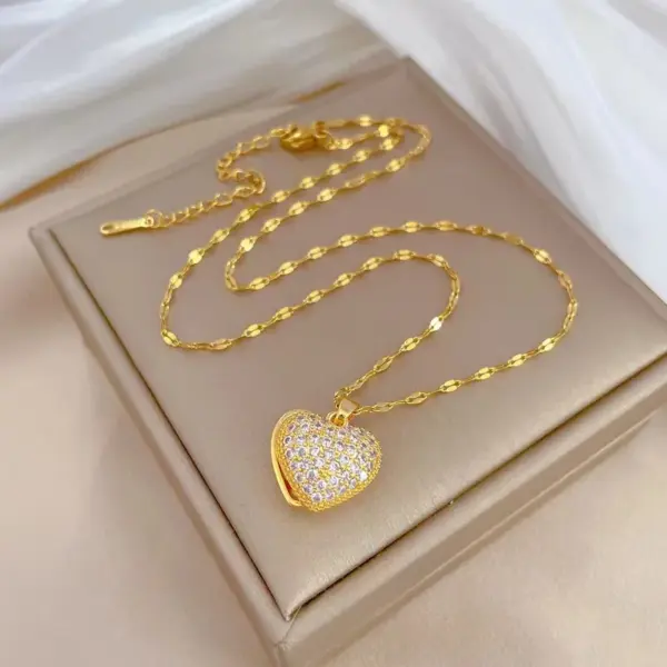 Wholesale 304 Stainless Steel Plastic Heart Shape Ion Plating (IP) Acrylic 18K Gold Plated Simple Style Classic Style Waterproof Non Tarnish Heart Pendant Necklace