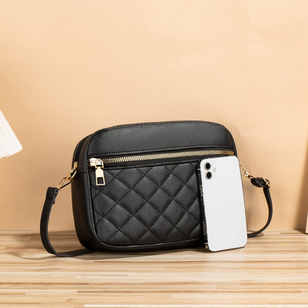 oly-5137ac1ed555bb6981c91e577b100f15 Wholesale Crescent Bag Large Capacity Crossbody Bag