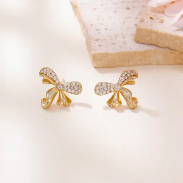 Wholesale 925 Silver Needle New Trendy Flower Stud Earrings Personality High-end Summer Big Round Face Retro Zircon Earrings