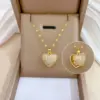 Wholesale 304 Stainless Steel Plastic Heart Shape Ion Plating (IP) Acrylic 18K Gold Plated Simple Style Classic Style Waterproof Non Tarnish Heart Pendant Necklace