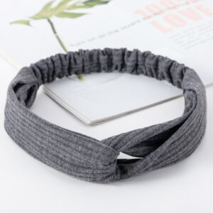 4 # knitted dark gray