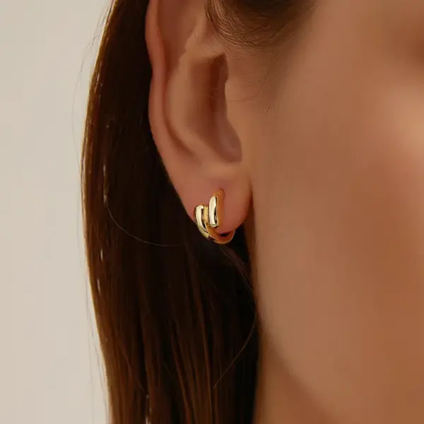 Wholesale Copper Solid Color Rack Plated Artificial Pearls 18K Gold Plated Retro Shiny Earrings