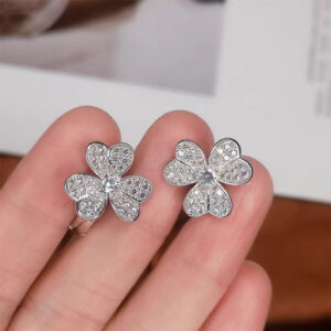 S049-platinum (earrings)