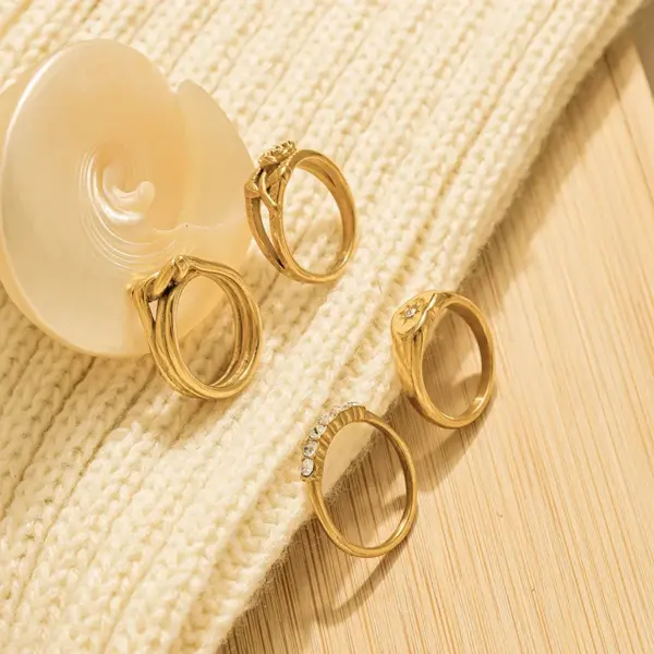 Wholesale Vacuum Electroplating (In Furnace) 18K Gold Plated 304 Stainless Steel Rose Flower Rope Knot Love Heart Zircon Metal Wind Ring