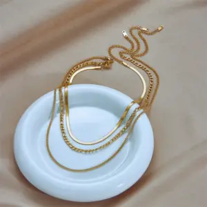 oly-52bbd381cee4411cb49a77e7b9cb4ee2 Wholesale Jewelry Fashion Solid Color 304 Stainless Steel 18K Gold Plated Plating Chain Stainless Steel Necklaces