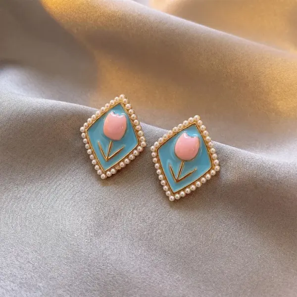 Wholesale Heart Shape Enamel Stud Earrings For Women In Copper Alloy Featuring Copper Posts