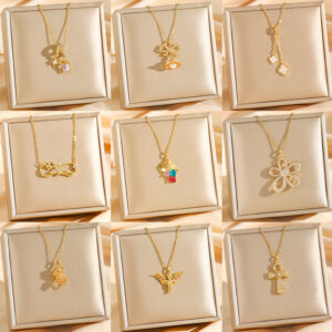 Wholesale Titanium steel colorfast, elegant and luxurious clavicle necklace accessory