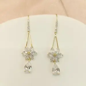 Wholesale Fashionable Luxury Snowflake Zircon Earrings Women's Versatile Waterdrop Ear Hook Elegant Bohemian Style Copper Jewelry