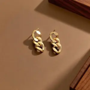 E0141-Chain-Earrings- Gold