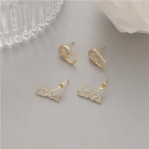 Wholesale Heart Shape Stud Earrings For Women With 925 Sterling Silver Posts And Electroplated Copper Base Featuring Zircon Inlay
