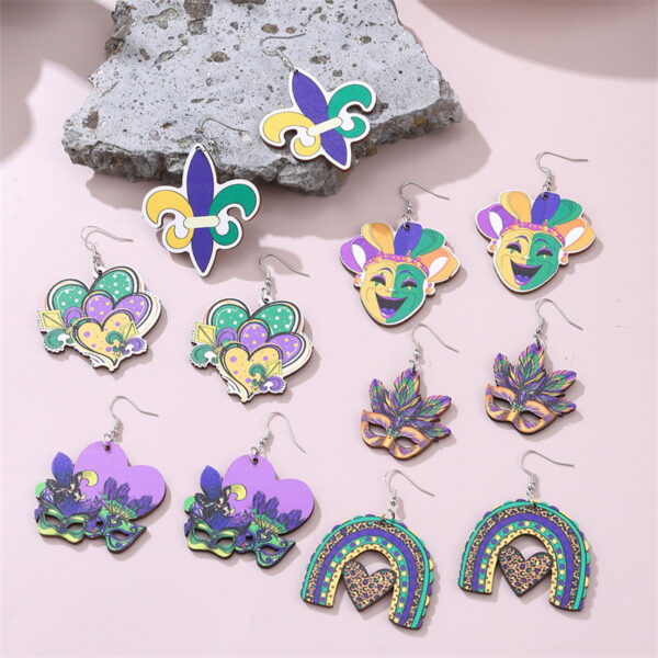 Wholesale Irish Carnival Wooden Earrings St. Patrick’s Clown Hat Earrings Holiday Jewelry
