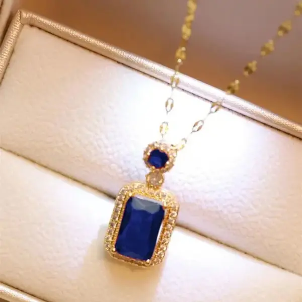 Wholesale Square Claw Setting Pendant Necklace For Women In Copper With KC Golden Plated Water Plating And Zircon Inlay, Featuring Lip Chain