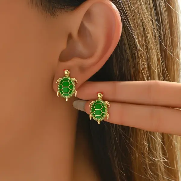 Wholesale Electroplated Tortoise Stud Earrings For Women Featuring Alloy Posts And Rhinestone Inlay