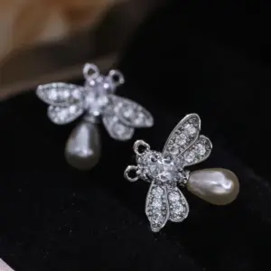 NS934-25 / Zircon
