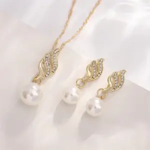 Wholesale Geometric Jewelry Set With KC Golden Plated Finish And Zircon Inlay, Waterproof Non Tarnish Craft, Featuring Cable Chain For Unisex
