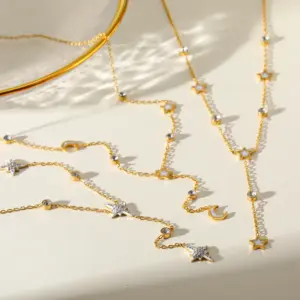 Wholesale Starburst Necklace For Women With Bezel Setting, PVD Coated 304 Stainless Steel, Rhinestones Inlay, And Cable Chain