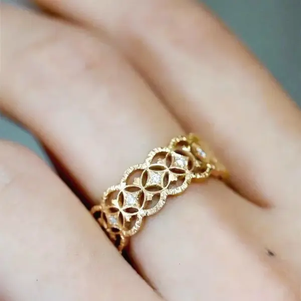 Wholesale Geometric Claw Setting Ring For Women In Copper With KC Golden Water Plating And Zircon Inlay