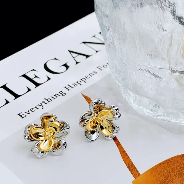 Wholesale Bohemia Style Floral Ear Cuff Women S925 Silver Needle Fashion Contrast Color Simple Design Earring Bohemian Print Copper Material