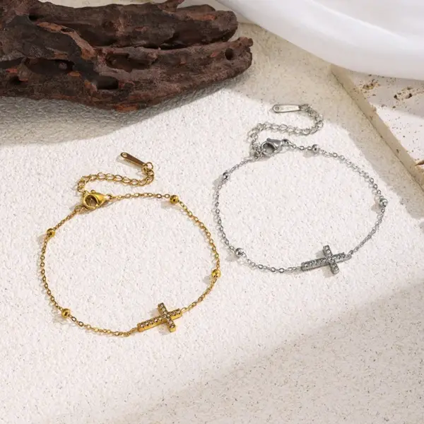 Wholesale Three-dimensional Geometric Bracelets For Women With 304 Stainless Steel Pendant And Glass Inlay Featuring O Chain