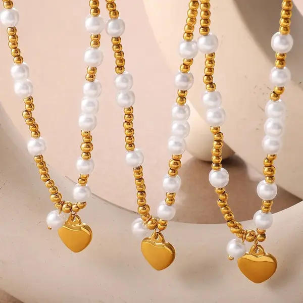 Wholesale French Retro Light Luxury Style Necklace Romantic Casual Baroque Niche Design Sweet And Salty Vacuum Electroplated 18K Real Gold Heart-shaped Imitation Pearl Necklace For Women