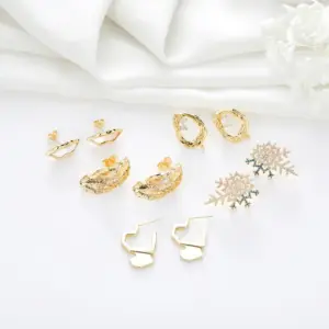 Wholesale Snowflake Stud Earrings For Women With Copper And Zircon Inlay, Featuring 925 Sterling Silver Posts, Perfect For Wedding