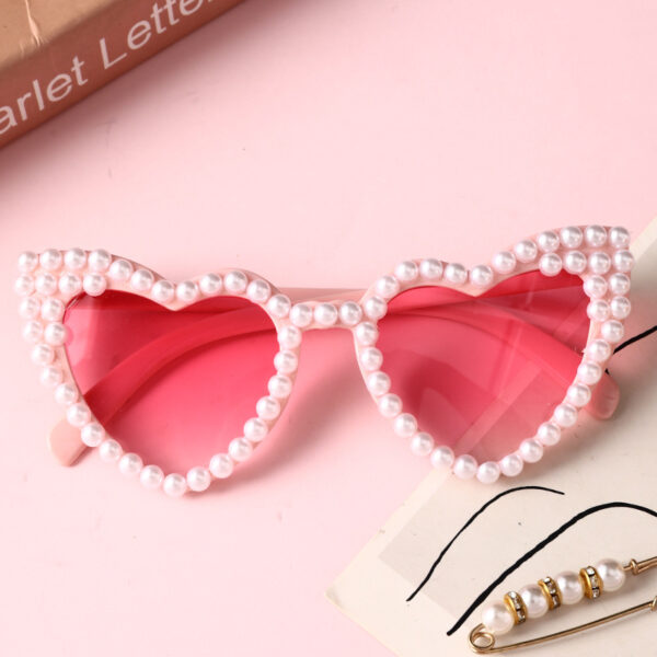 Wholesale  Point Pearl Love Sunglasses Party Sunglasses Women's Fashion Heart Glasses Valentine's Day Gift