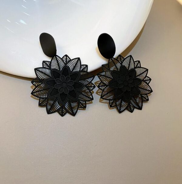 Wholesale South Korea Exaggerated Mori Style Black Flower Earrings Super Fairy Girl Elegant Internet Celebrity Earrings for Women